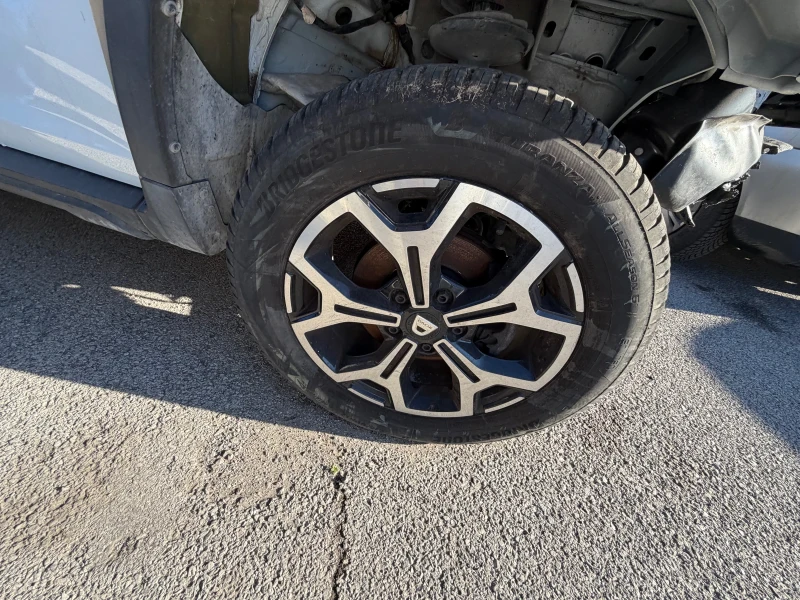 Dacia Duster 1.5dci 90000 km, снимка 6 - Автомобили и джипове - 52939295