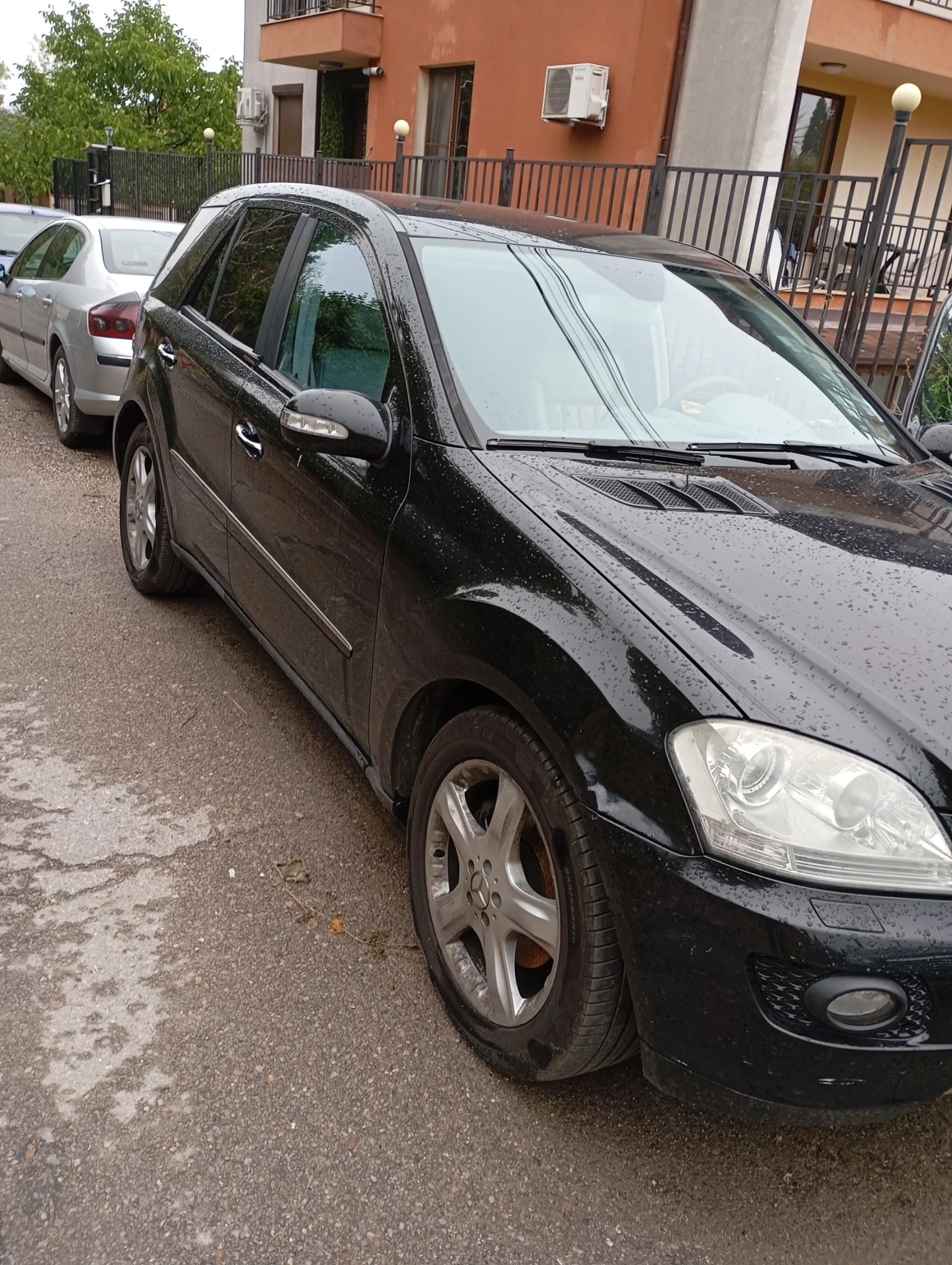 Mercedes-Benz ML 350 Швейцария , Hermann Kardon,  - изображение 9
