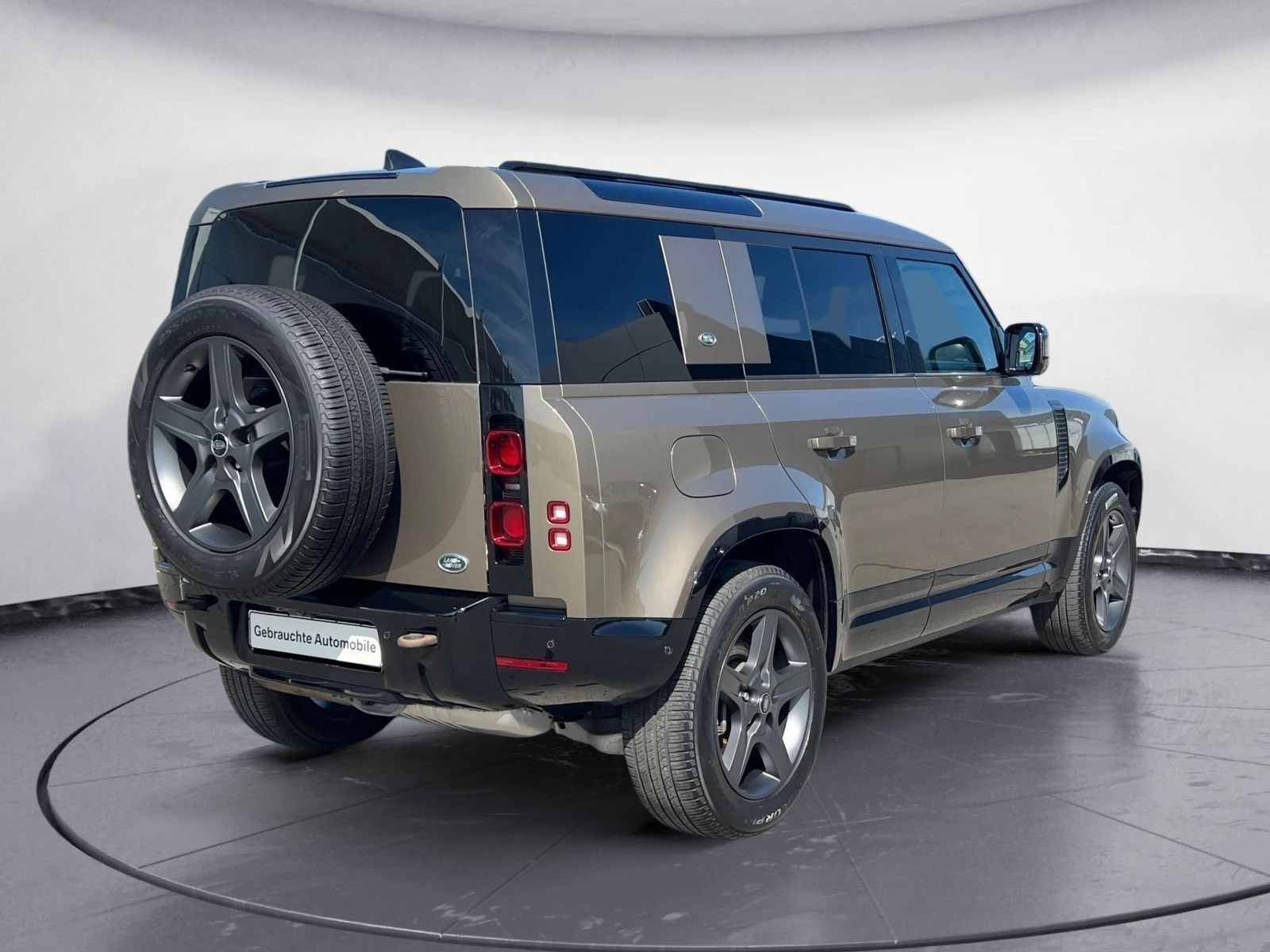 Land Rover Defender 110 D300 X-Dynamic SE - изображение 2