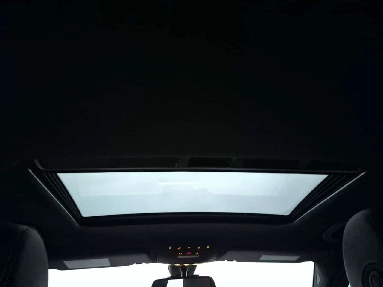 Mercedes-Benz GLC 300  Coupe* BURMESTER* AMBIENT* ПОДГРЕВИ* CARFAX * , снимка 13 - Автомобили и джипове - 53707154