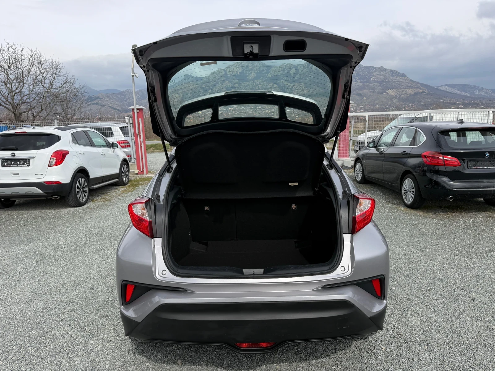 Toyota C-HR (KATO НОВА)^(ХИБРИД), снимка 13 - Автомобили и джипове - 53770997