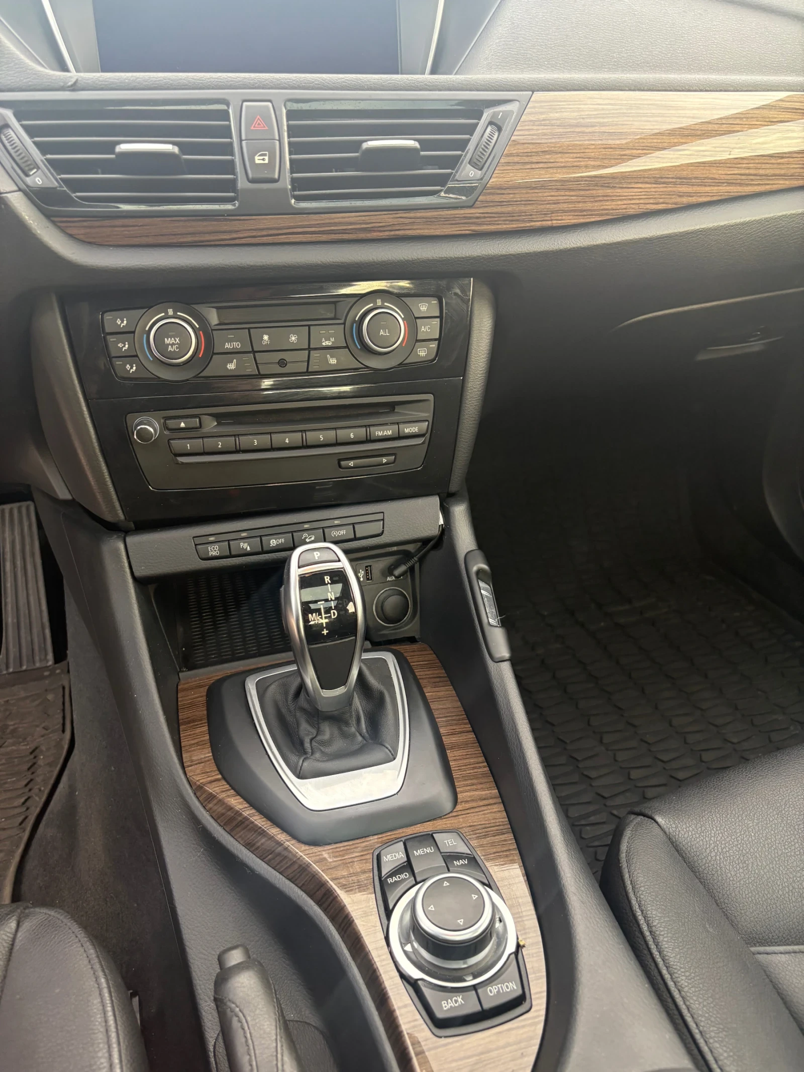 BMW X1 28i Xdrive| 29 000km REAL, снимка 10 - Автомобили и джипове - 54089380