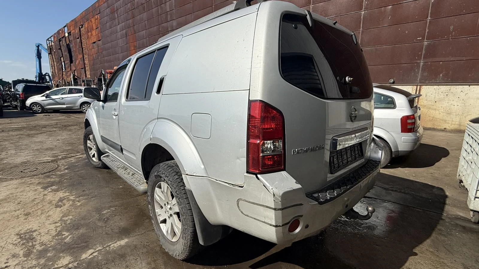 Nissan Pathfinder, снимка 4 - Автомобили и джипове - 54186683