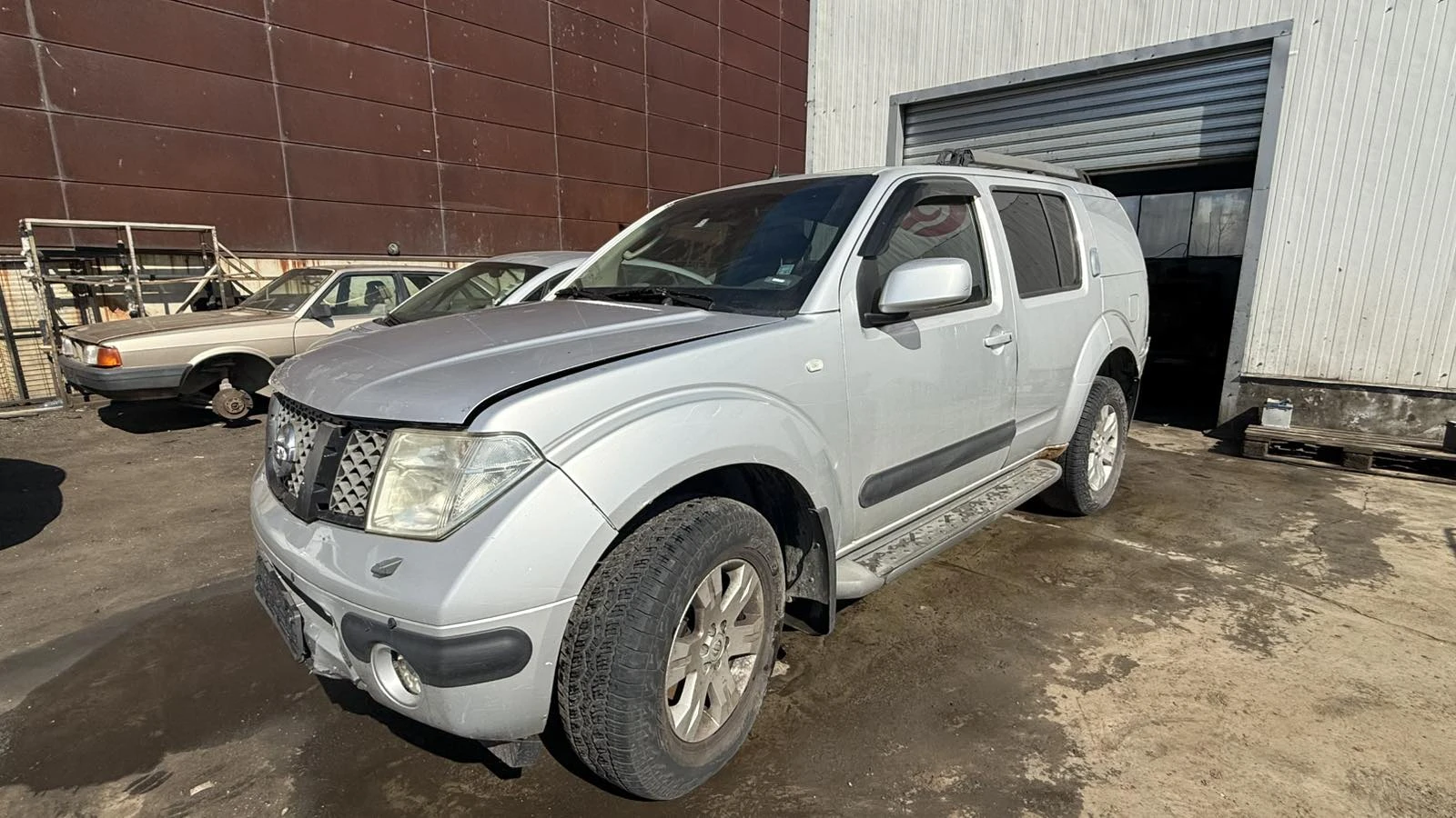 Nissan Pathfinder, снимка 2 - Автомобили и джипове - 54186683
