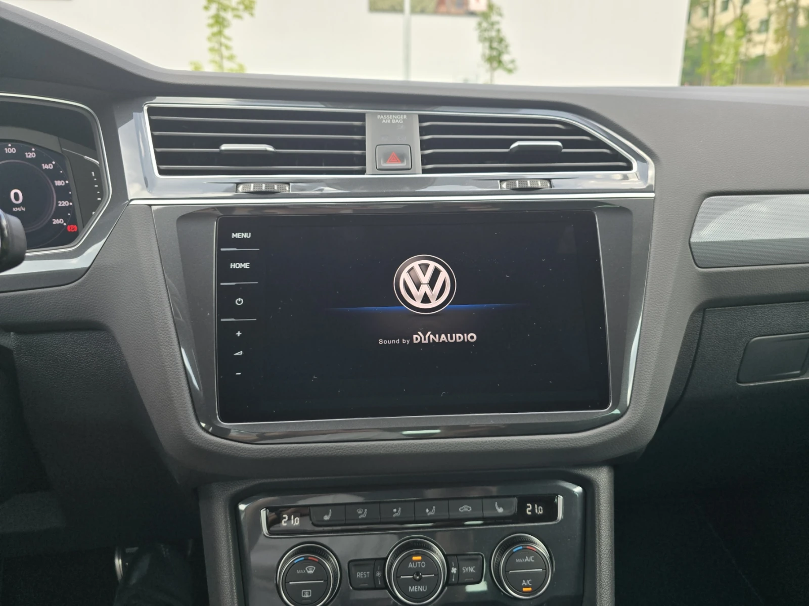 VW Tiguan Highline R‑Line 4Motion 2.0 TDI, снимка 9 - Автомобили и джипове - 54652455