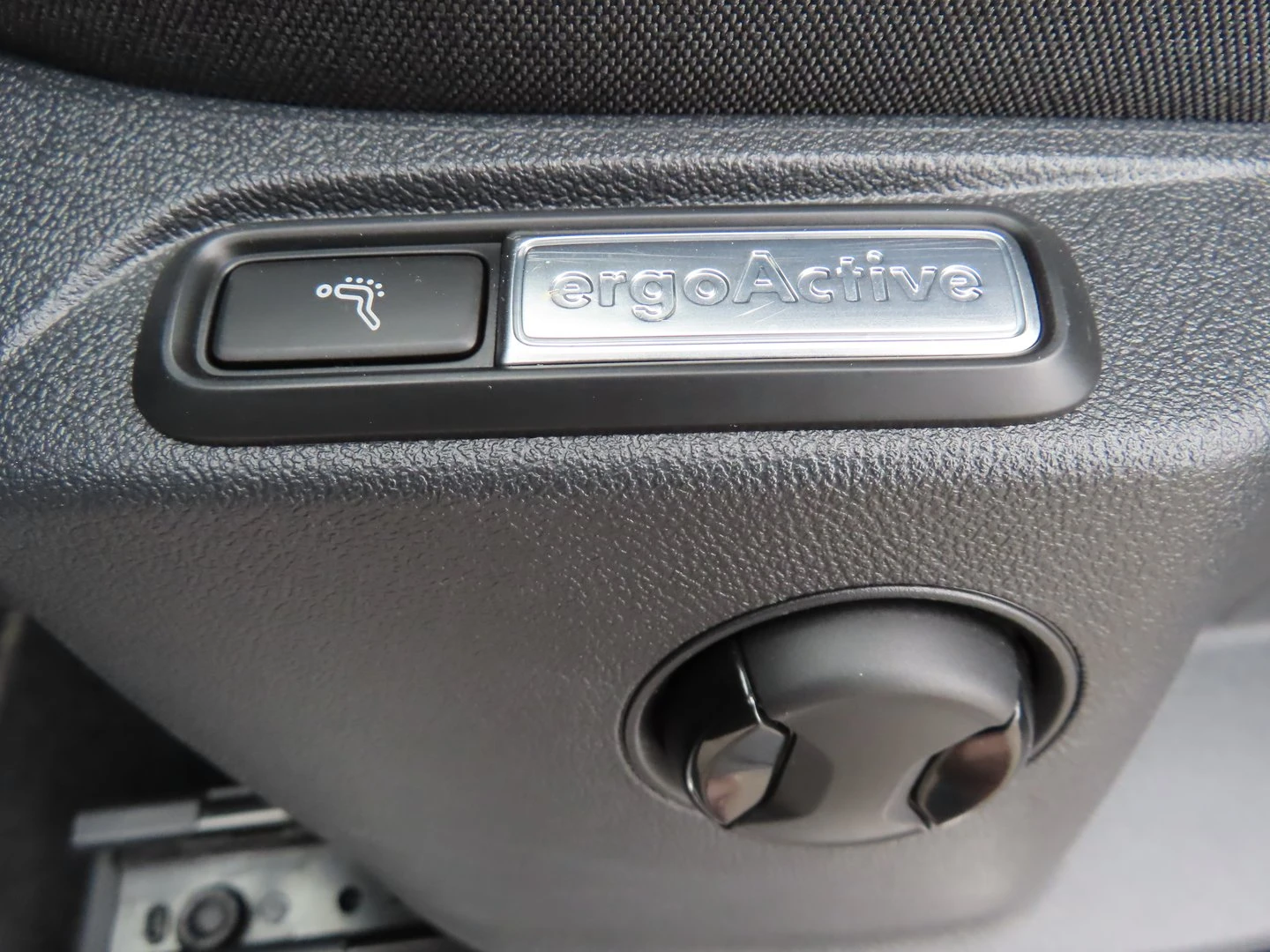 VW Tiguan, снимка 9 - Автомобили и джипове - 56421782