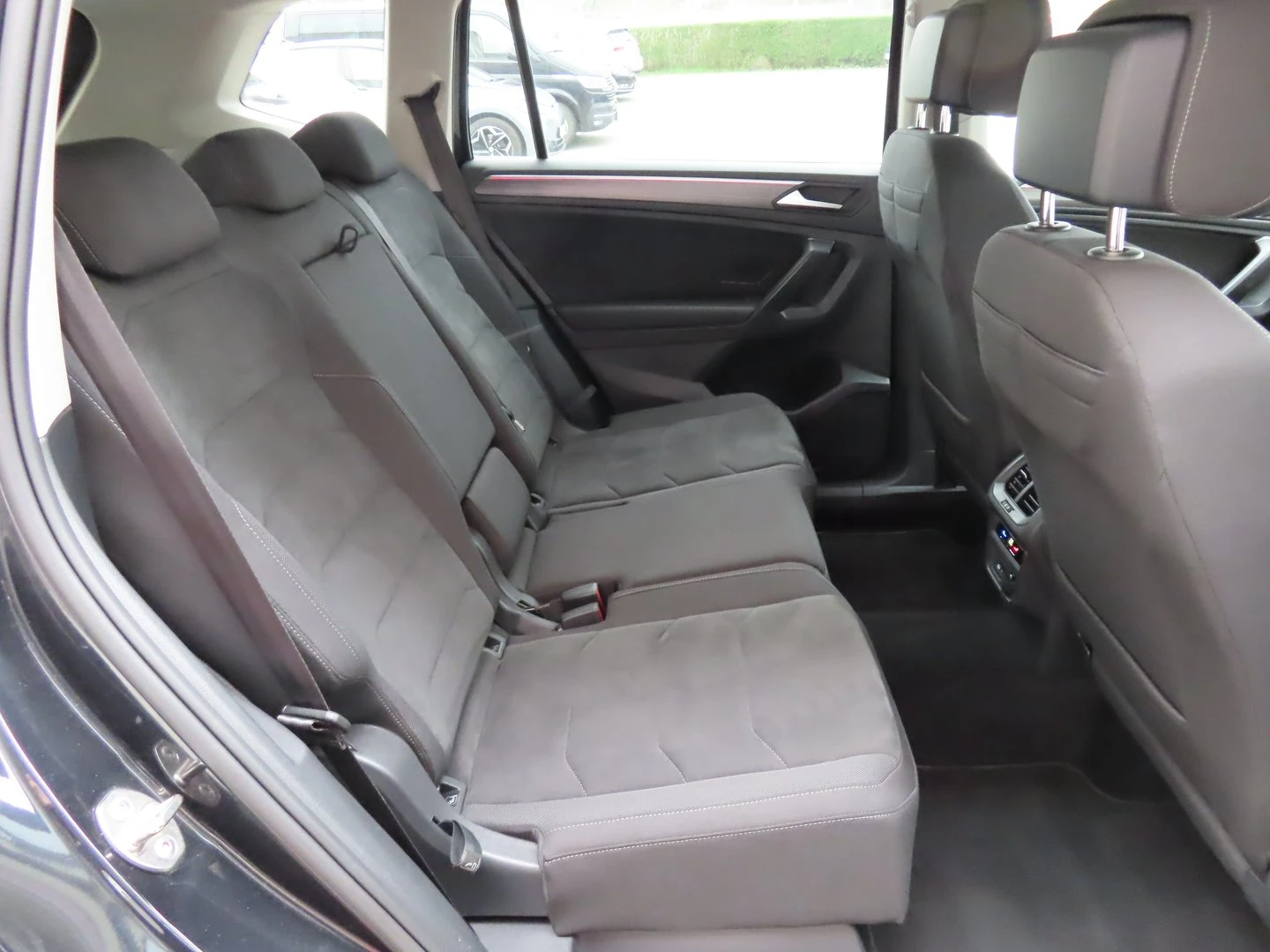 VW Tiguan, снимка 13 - Автомобили и джипове - 56421782