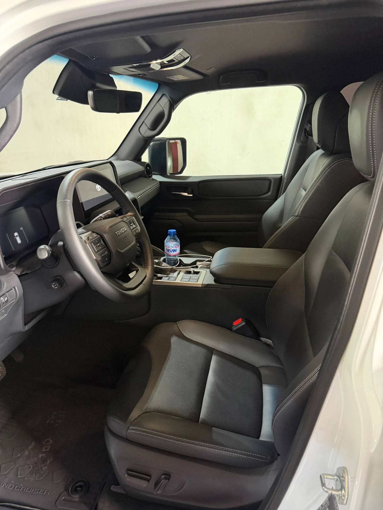 Toyota Land cruiser 250 Executive, снимка 9 - Автомобили и джипове - 54831275