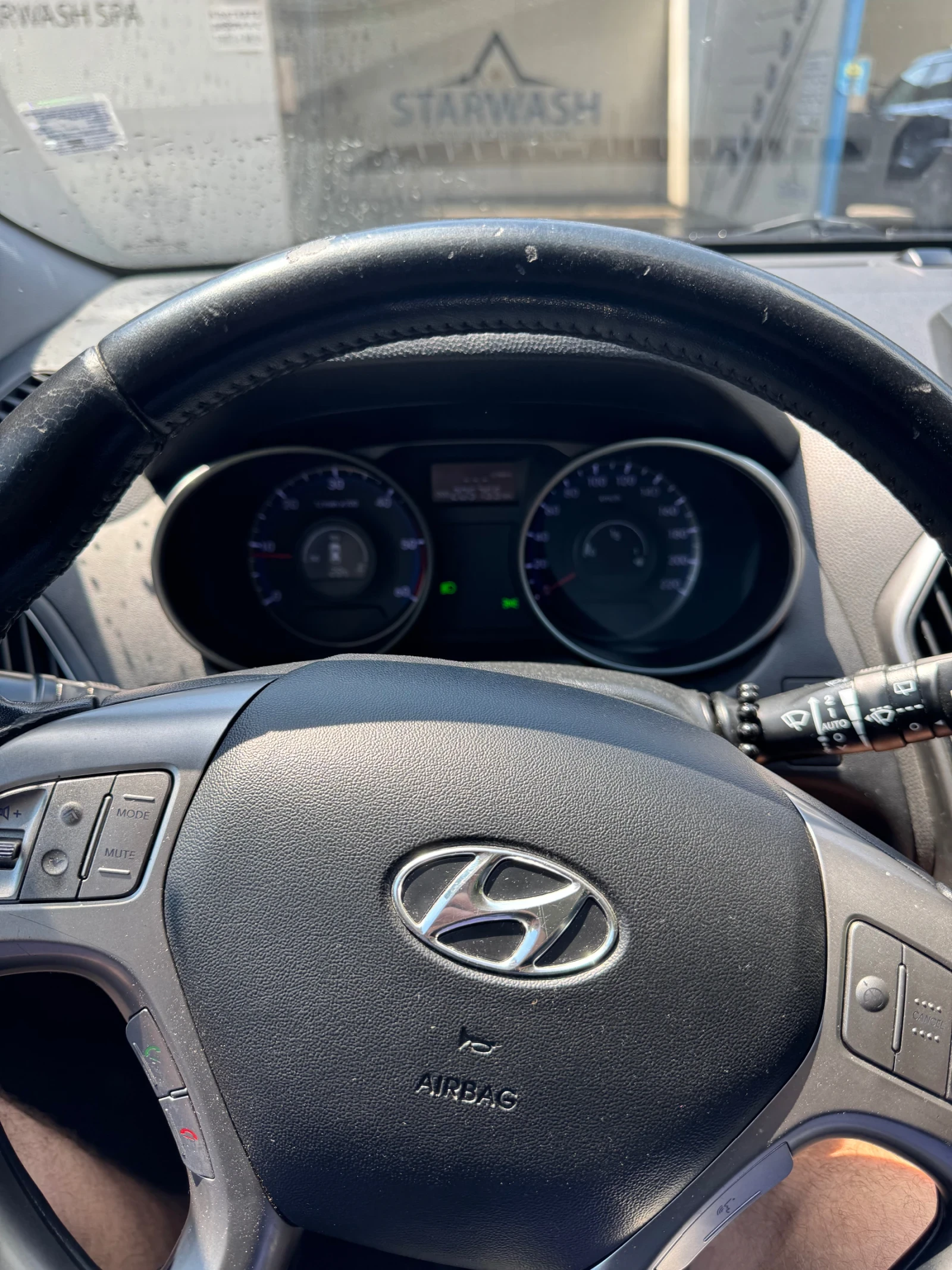 Hyundai IX35 2.0 CRDI | 4x4 | Car Play , снимка 6 - Автомобили и джипове - 54988155