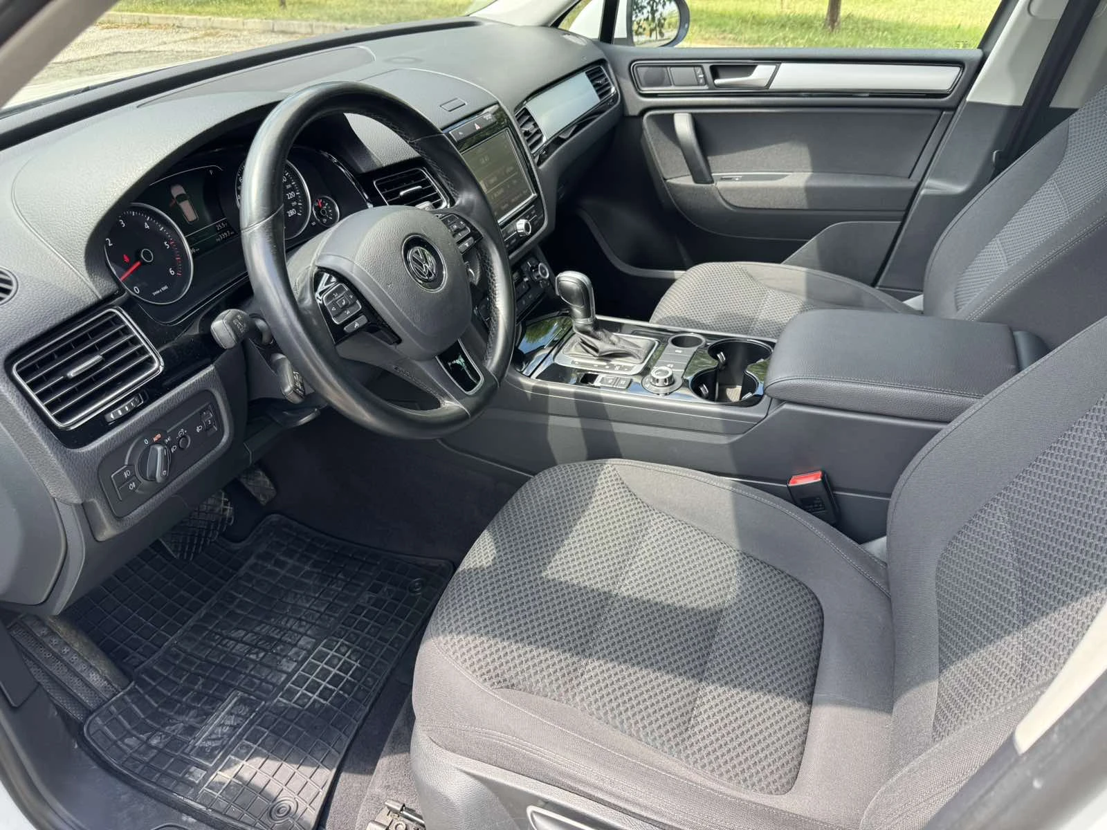 VW Touareg 3.0 TDI 204hp, снимка 10 - Автомобили и джипове - 55277502