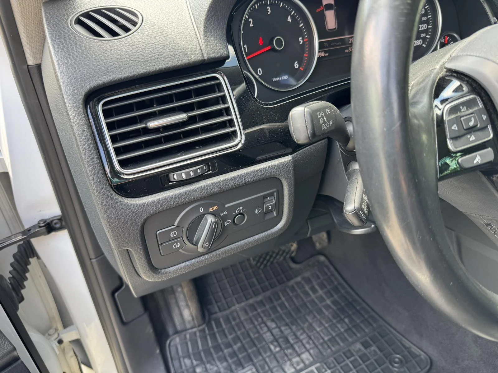VW Touareg 3.0 TDI 204hp, снимка 9 - Автомобили и джипове - 55277502