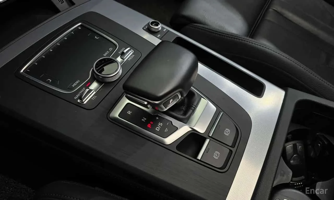 Audi Q5 * 40 TDI Quattro Premium * CARFAX * ЦЕНА ДО БГ, снимка 9 - Автомобили и джипове - 55508463