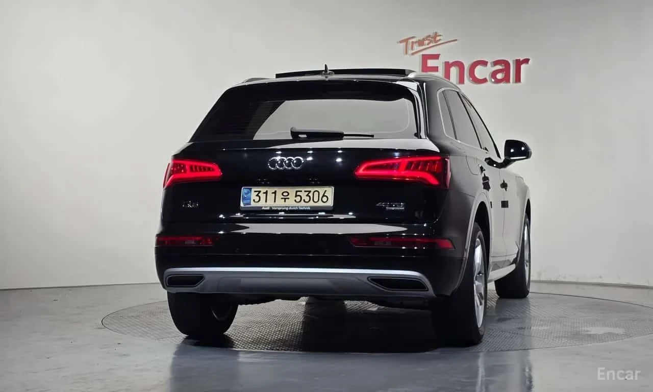 Audi Q5 * 40 TDI Quattro Premium * CARFAX * ЦЕНА ДО БГ, снимка 4 - Автомобили и джипове - 55508463