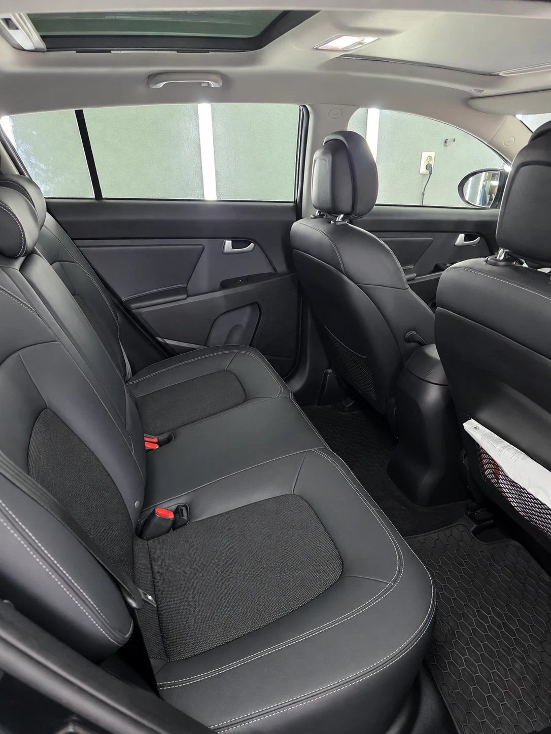 Kia Sportage, снимка 15 - Автомобили и джипове - 56247588