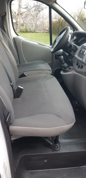 Opel Vivaro 2.5-145 кс Клима, снимка 10
