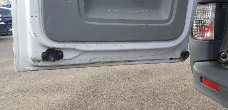 Opel Vivaro 2.5-145 кс Клима, снимка 8 - Бусове и автобуси - 52965808