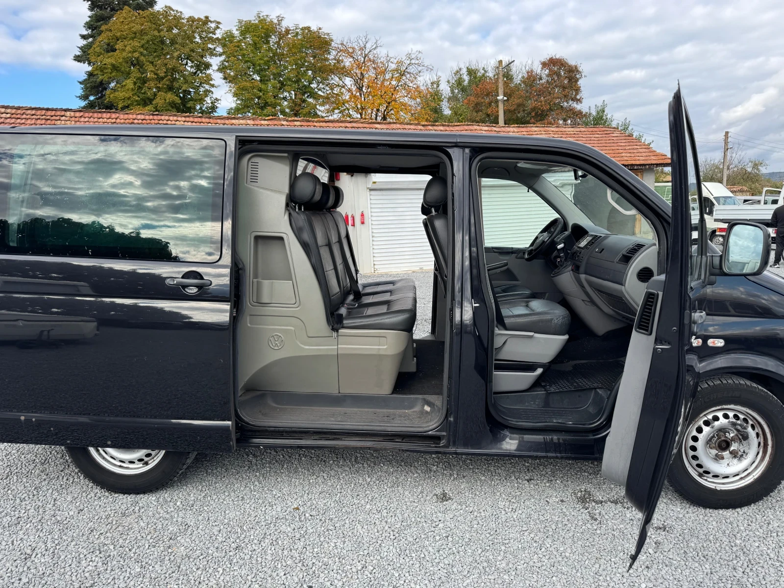 VW T5 2.5TDI 174hp DsG УНИКАЛЕН БУС!!! - изображение 10