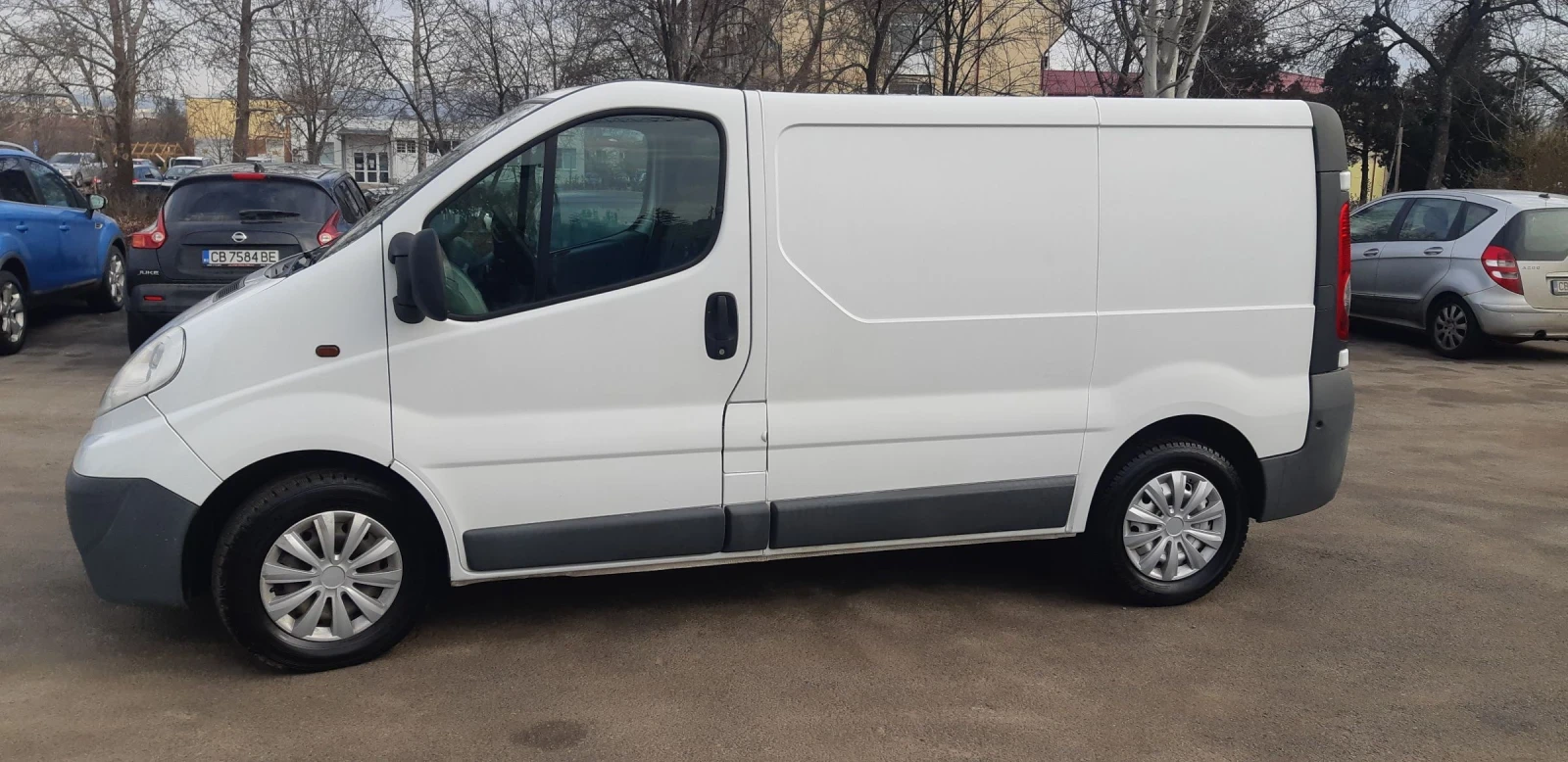 Opel Vivaro 2.5-145 кс Клима - изображение 6