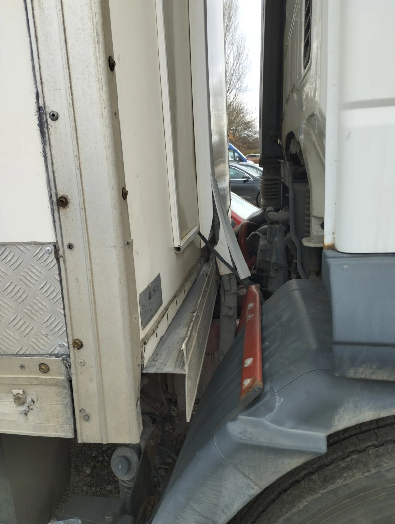 Iveco Stralis, снимка 4 - Камиони - 52558515