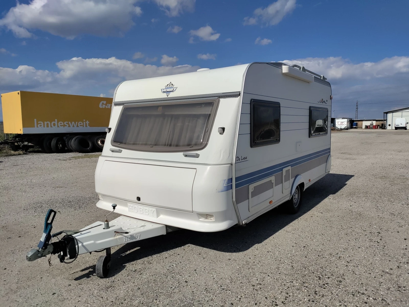 Каравана Hobby DeLuxe 440 Газов Бойлер Душ Форселт, снимка 6 - Каравани и кемпери - 54533432
