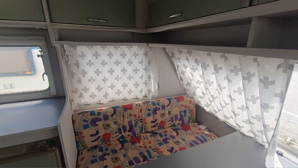 Каравана Beyerland 390, снимка 8 - Каравани и кемпери - 55008794