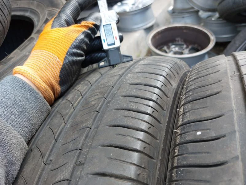 Гуми Летни 205/60R16, снимка 4 - Гуми и джанти - 36800722