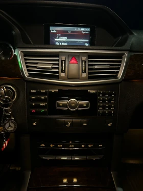 Mercedes-Benz E 200, снимка 13