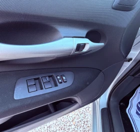 Toyota Auris 1.6i /KEYLES GO, снимка 15