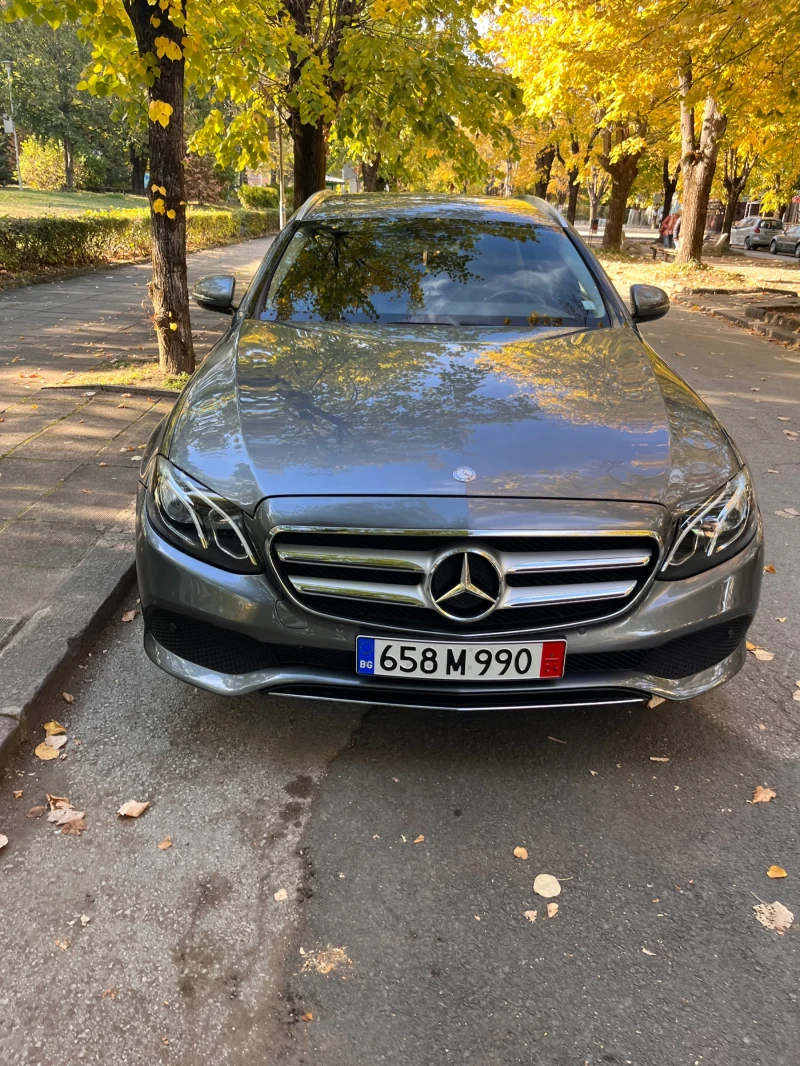 Mercedes-Benz E 220, снимка 2 - Автомобили и джипове - 47736166