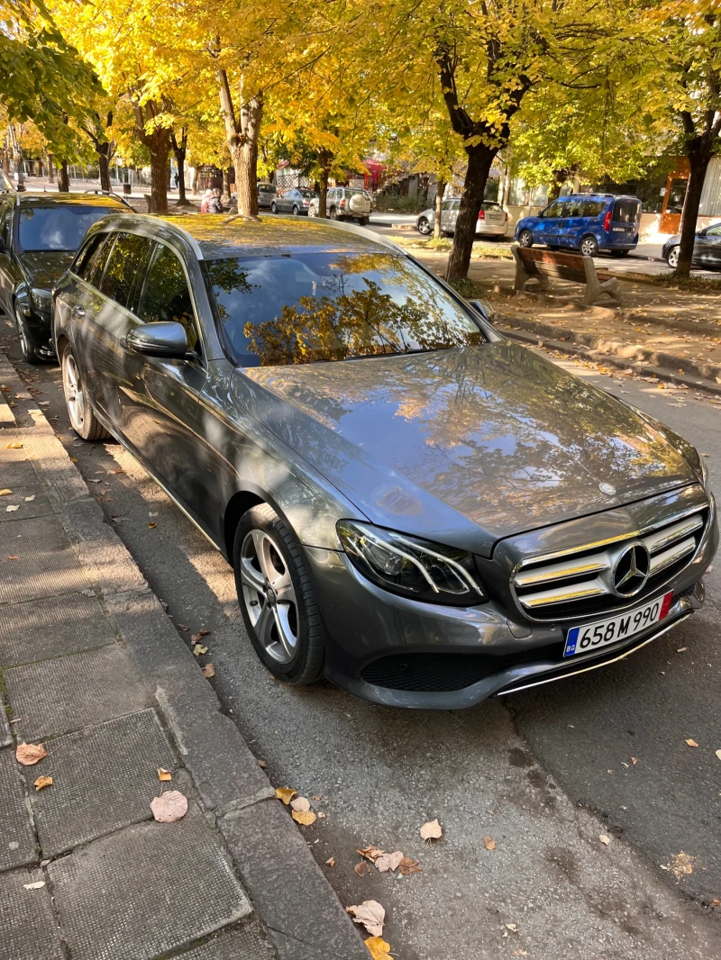 Mercedes-Benz E 220, снимка 3 - Автомобили и джипове - 47736166