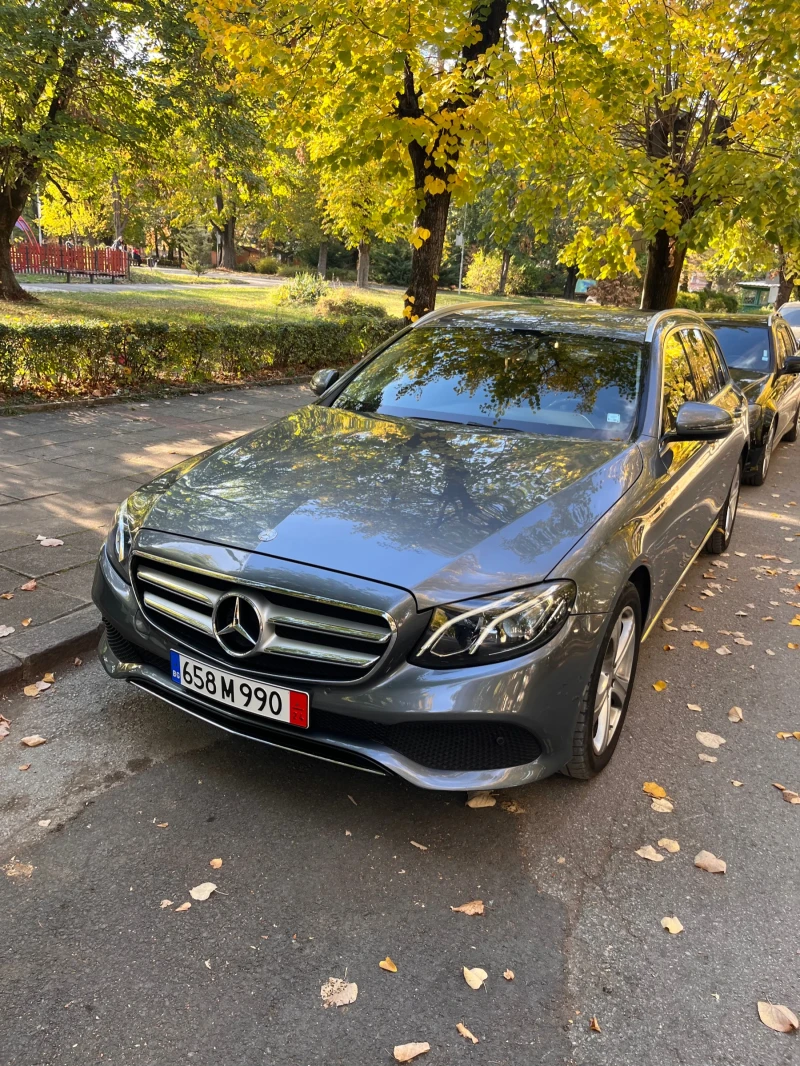 Mercedes-Benz E 220, снимка 1 - Автомобили и джипове - 47736166