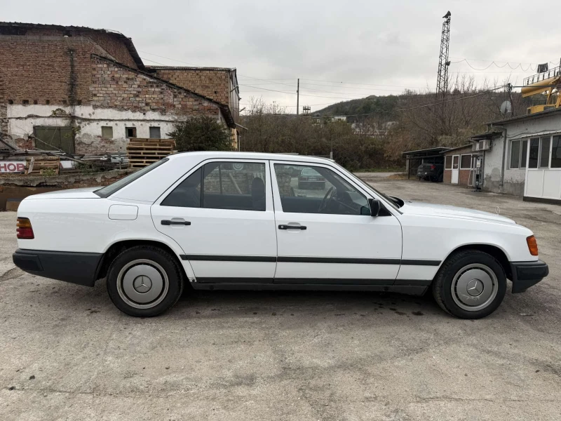 Mercedes-Benz 200 124, снимка 4 - Автомобили и джипове - 48012818