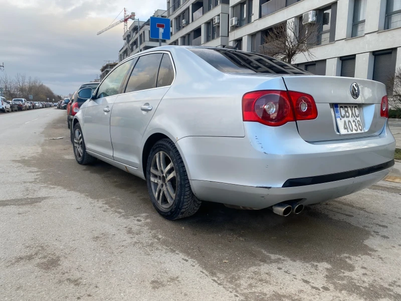 VW Jetta 2.5 FSI, снимка 5 - Автомобили и джипове - 49089608