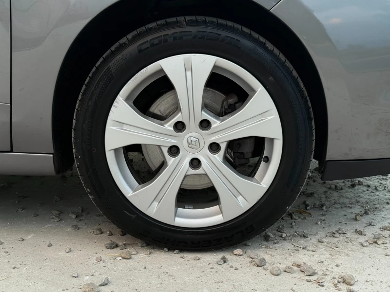 Renault Scenic 1.5 DCI Навигация/Темпомат/Собствен лизинг, снимка 16 - Автомобили и джипове - 51593842