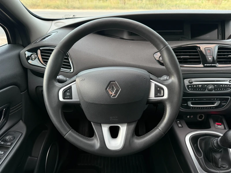 Renault Scenic 1.5 DCI Навигация/Темпомат/Собствен лизинг, снимка 12 - Автомобили и джипове - 51593842