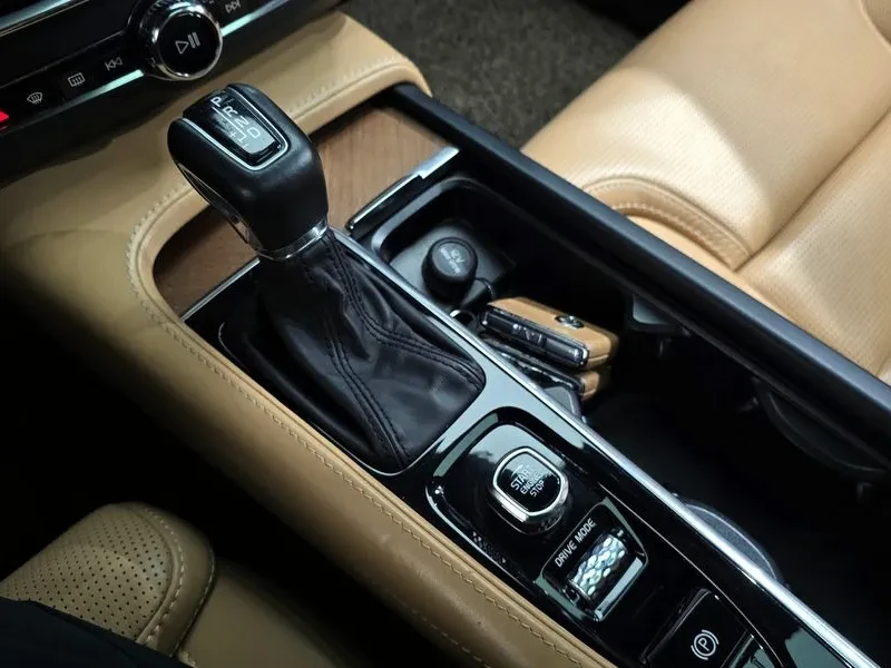 Volvo S90, снимка 9 - Автомобили и джипове - 54823267