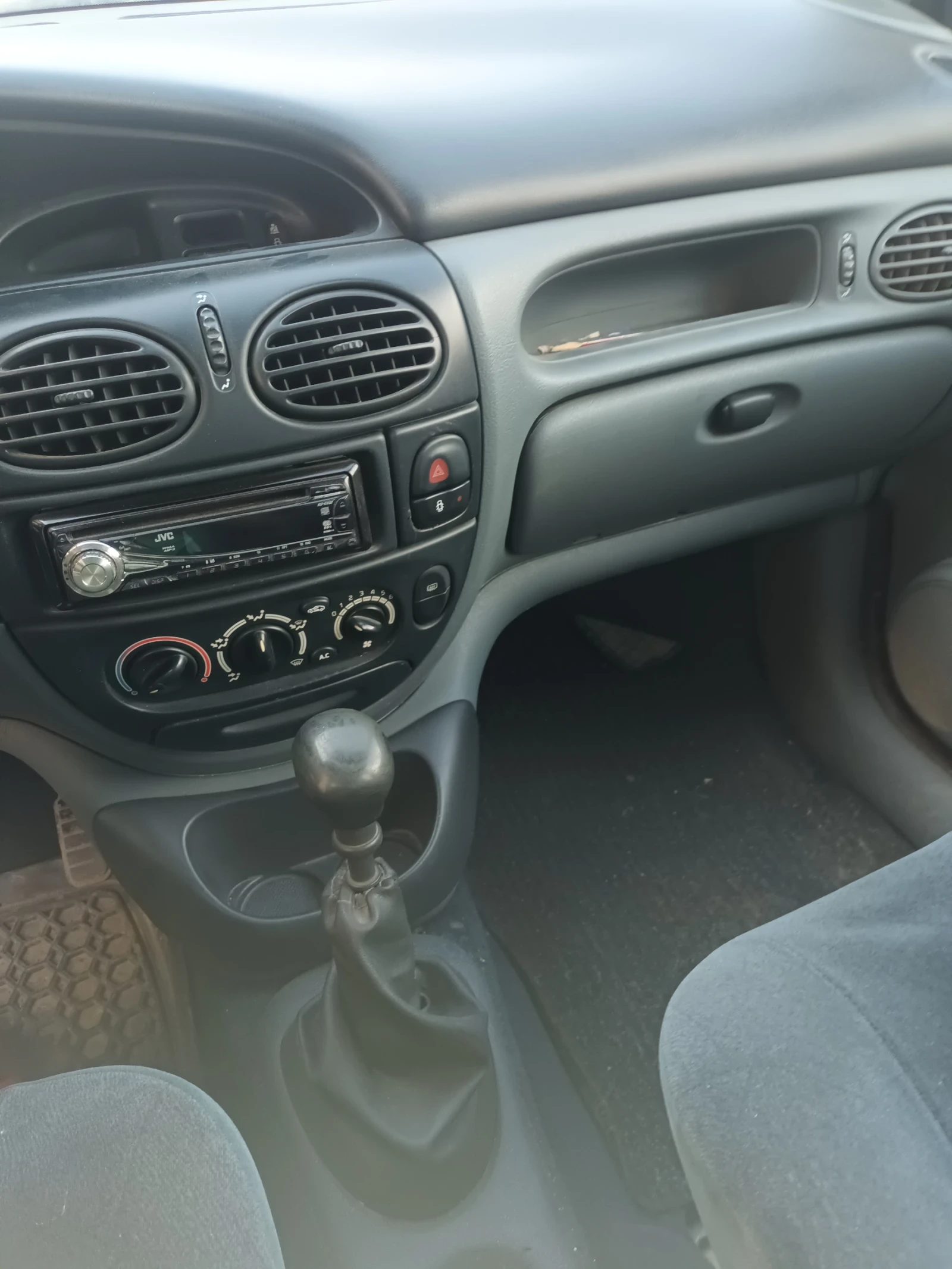 Renault Scenic  - изображение 9