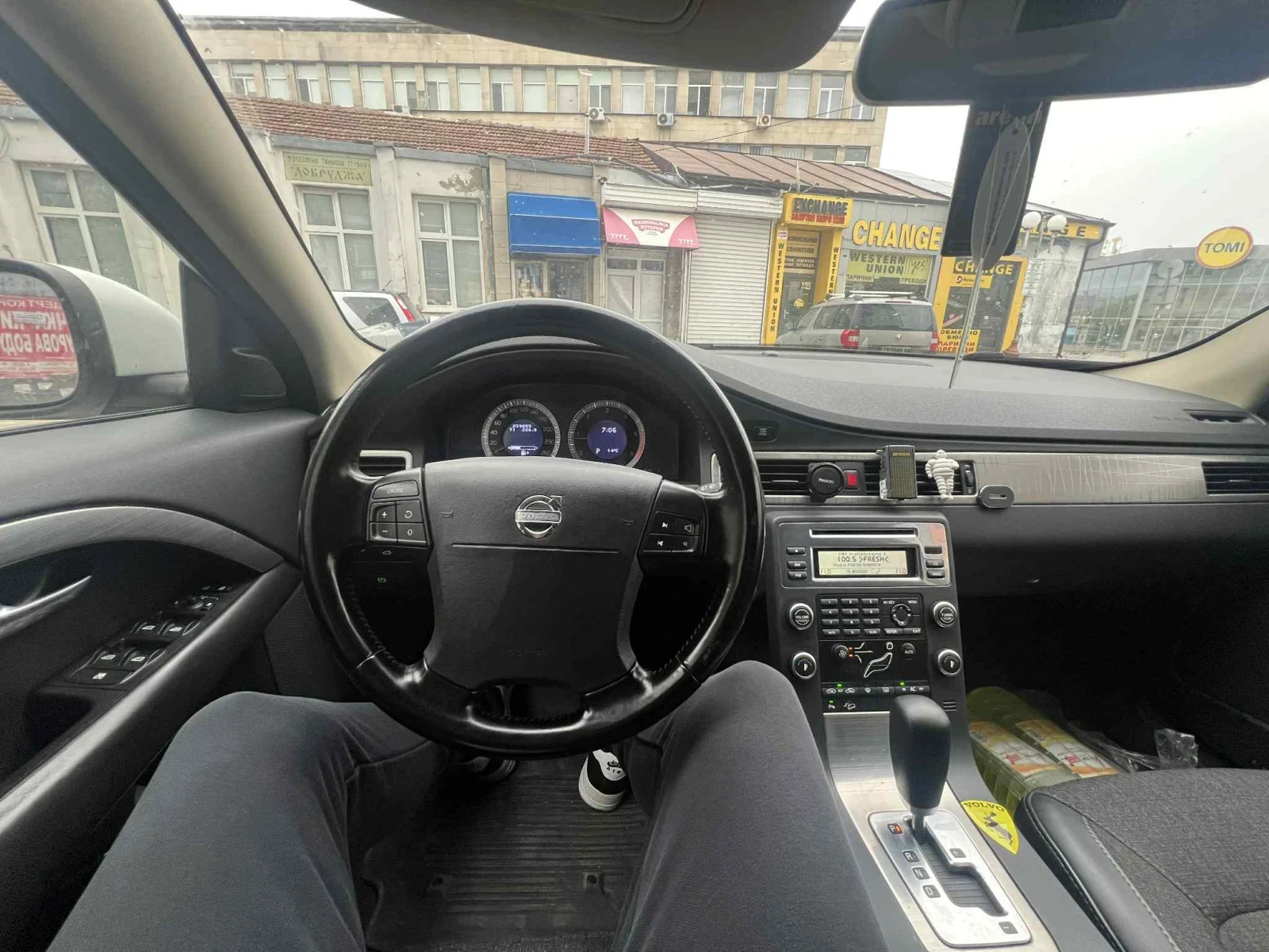 Volvo Xc70 2.4d5 185 awd - изображение 7