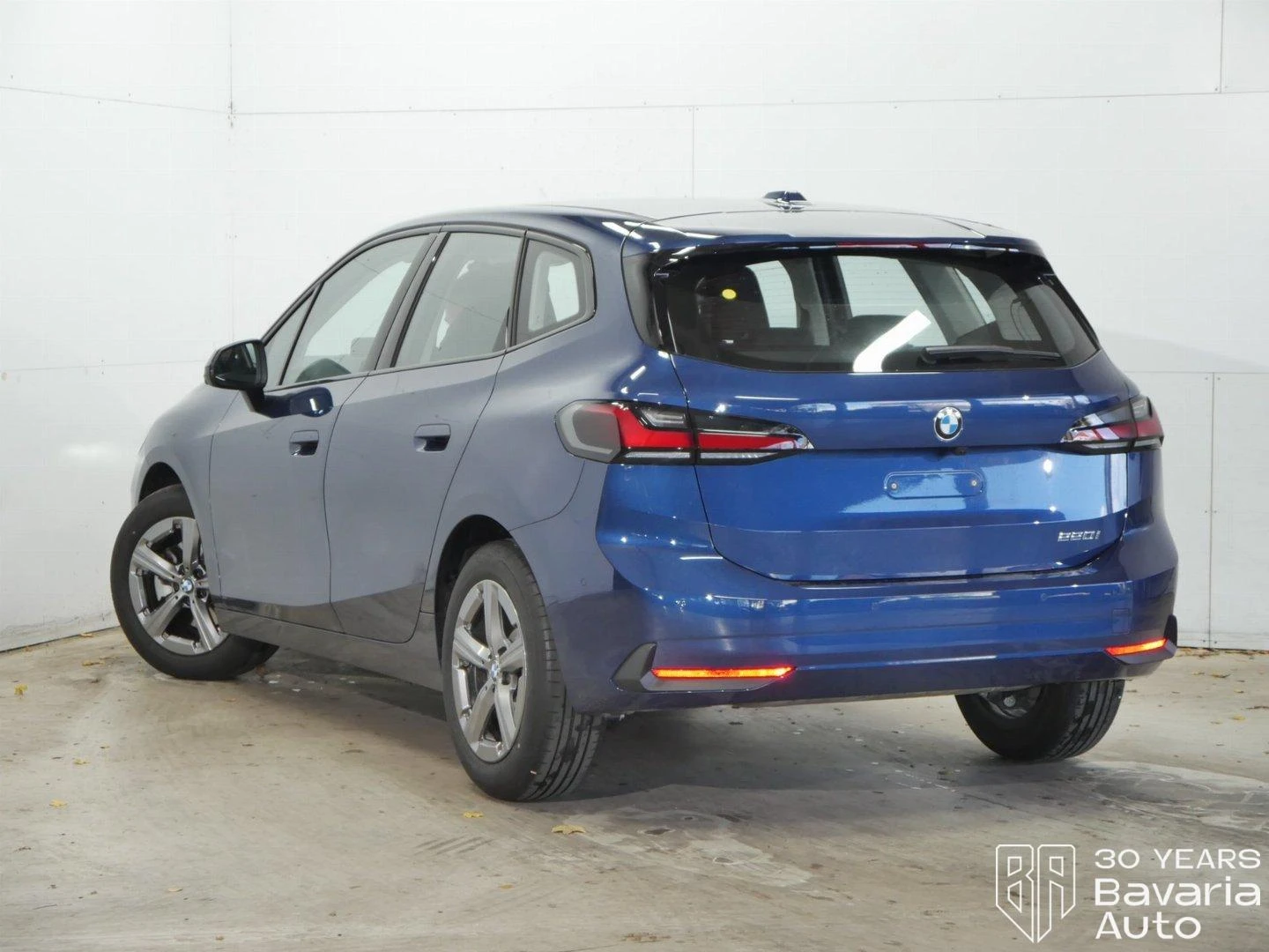 BMW 220 i Active Tourer Steptronic | Mobile.bg   2