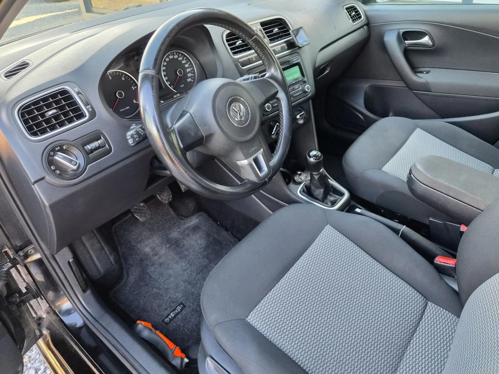 VW Polo 1.2TDI, снимка 8 - Автомобили и джипове - 52442510
