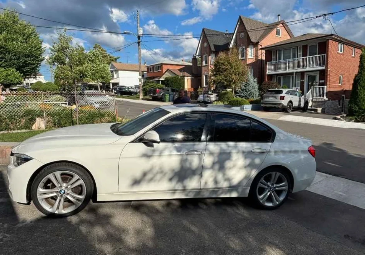 BMW 330 XDRIVE * * CARFAX * * АВТО КРЕДИТ * *  - изображение 2