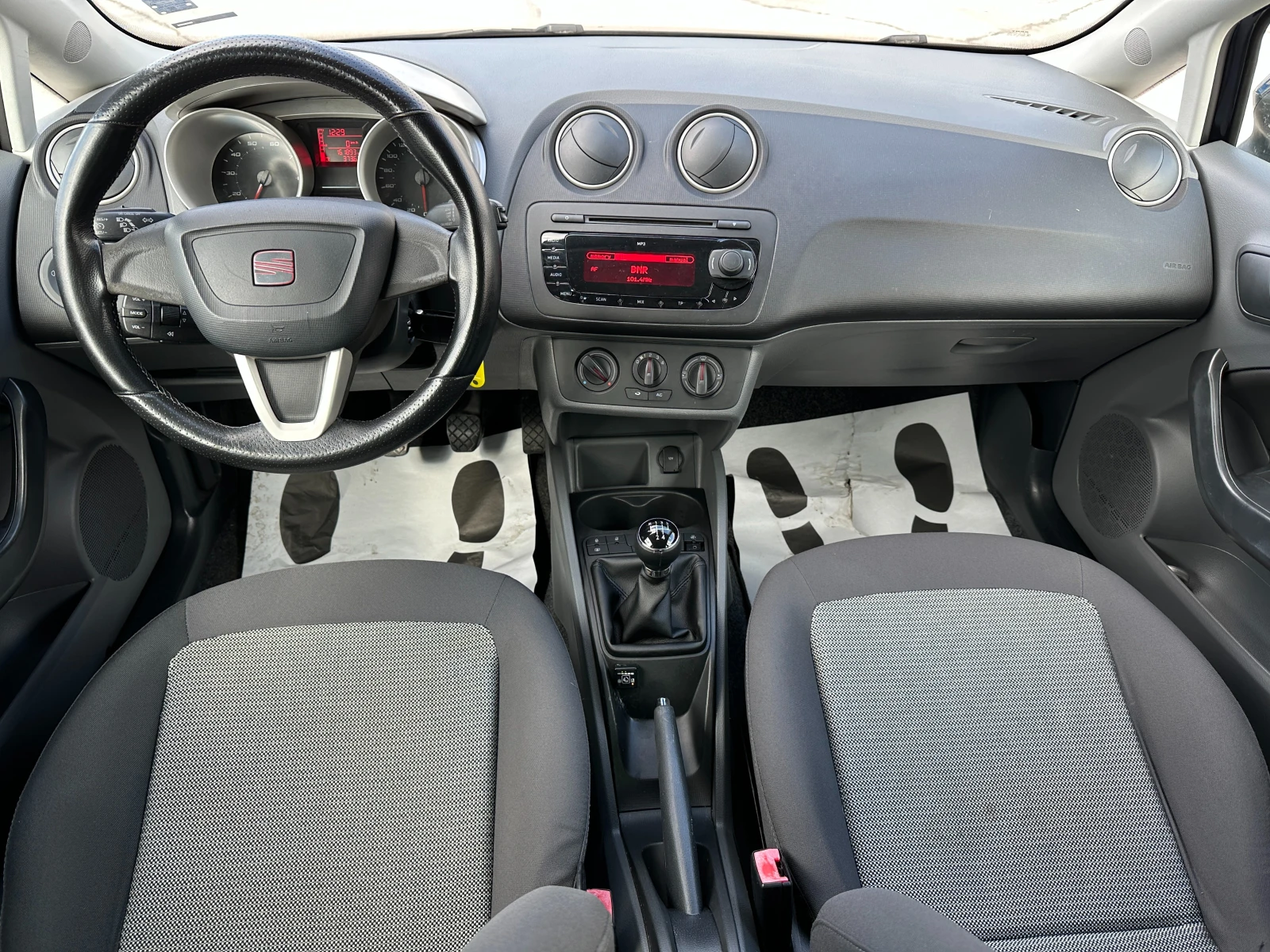 Seat Ibiza  - изображение 10