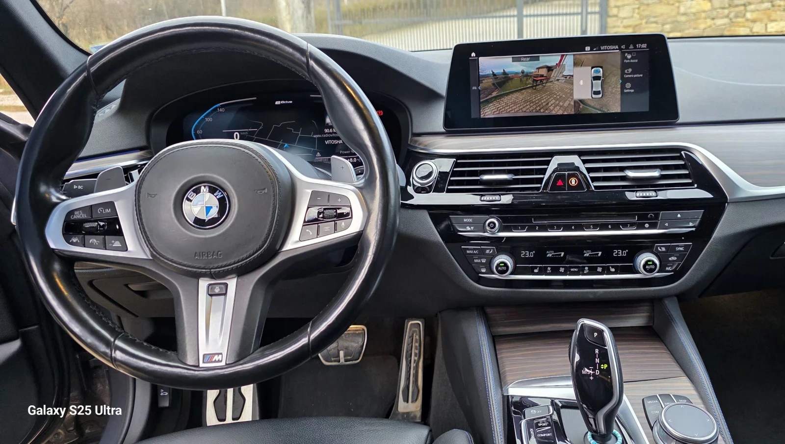 BMW 530E X-Drive, М-ПАКЕТ, УНИКАТ, Хамелеон.PLUG IN- HYBRID, снимка 17 - Автомобили и джипове - 53748399