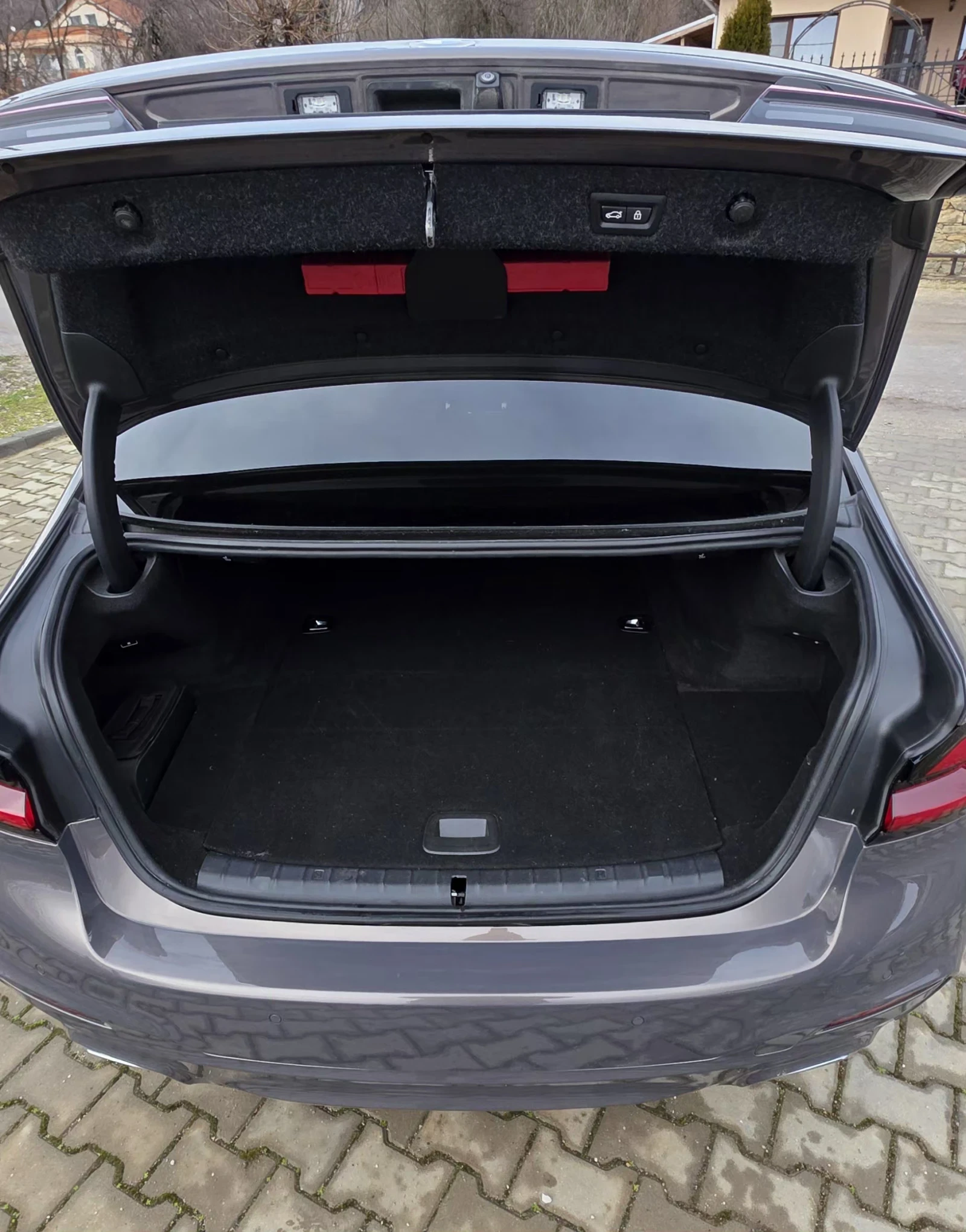 BMW 530E X-Drive, М-ПАКЕТ, УНИКАТ, Хамелеон.PLUG IN- HYBRID, снимка 13 - Автомобили и джипове - 53748399