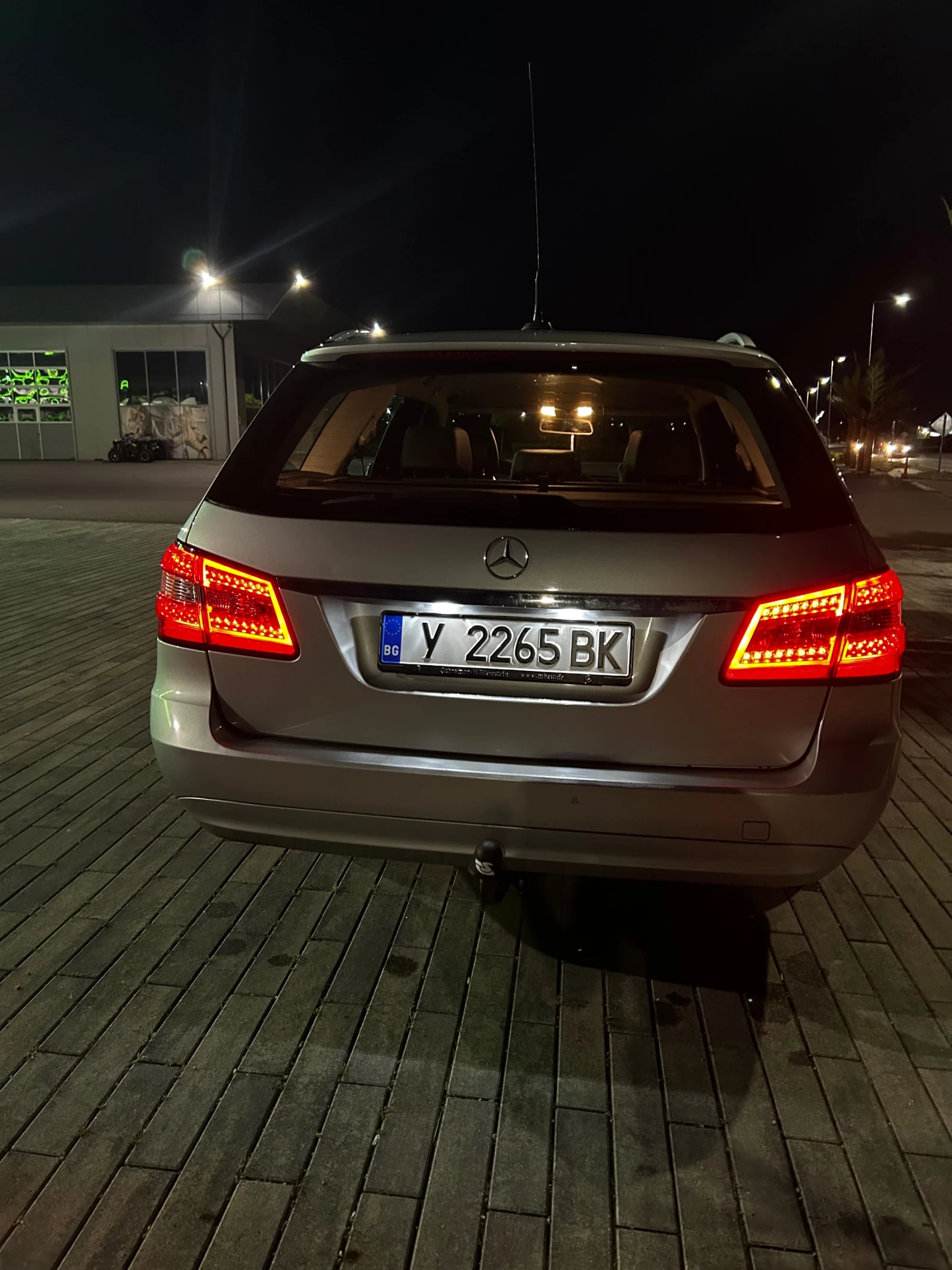 Mercedes-Benz E 200, снимка 5 - Автомобили и джипове - 54657674