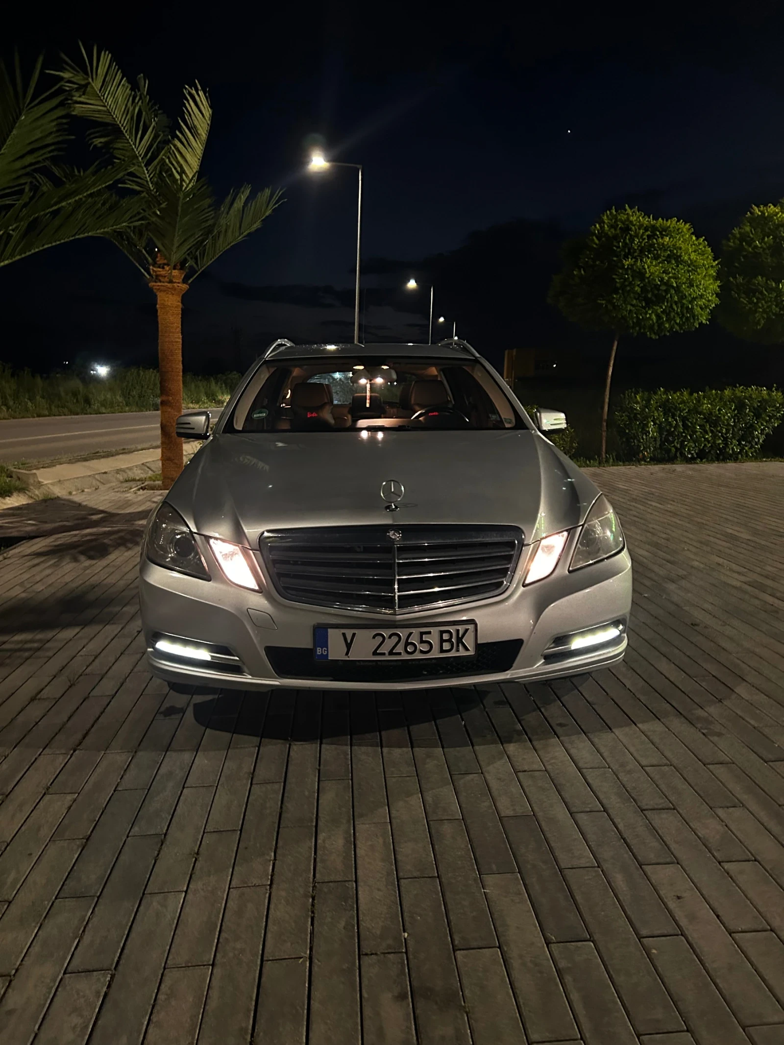 Mercedes-Benz E 200, снимка 3 - Автомобили и джипове - 54657674