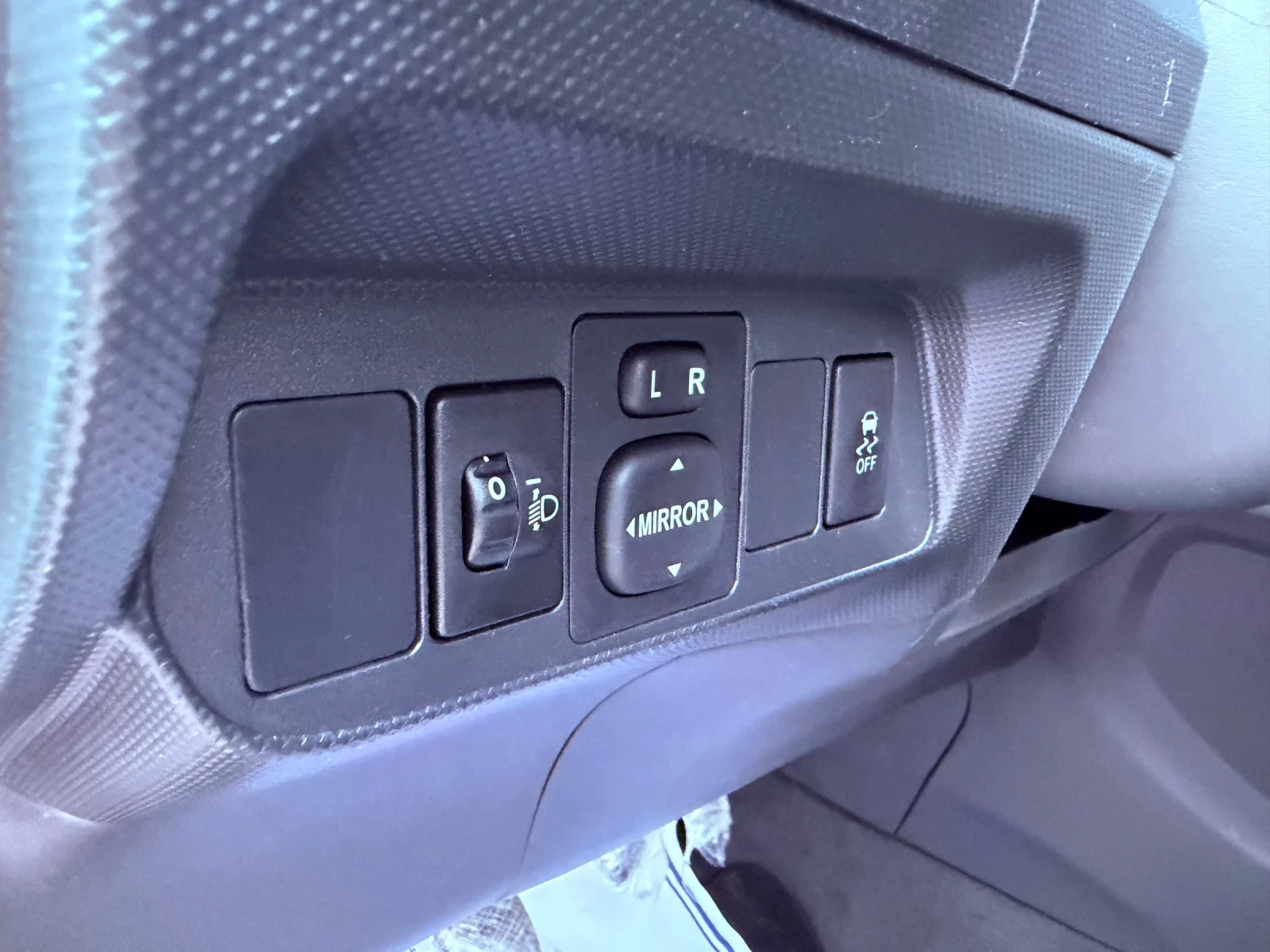 Toyota Auris 1.6i /KEYLES GO, снимка 12 - Автомобили и джипове - 54846087