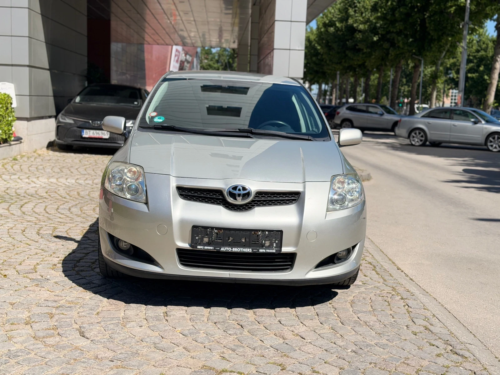 Toyota Auris 1.6i /KEYLES GO