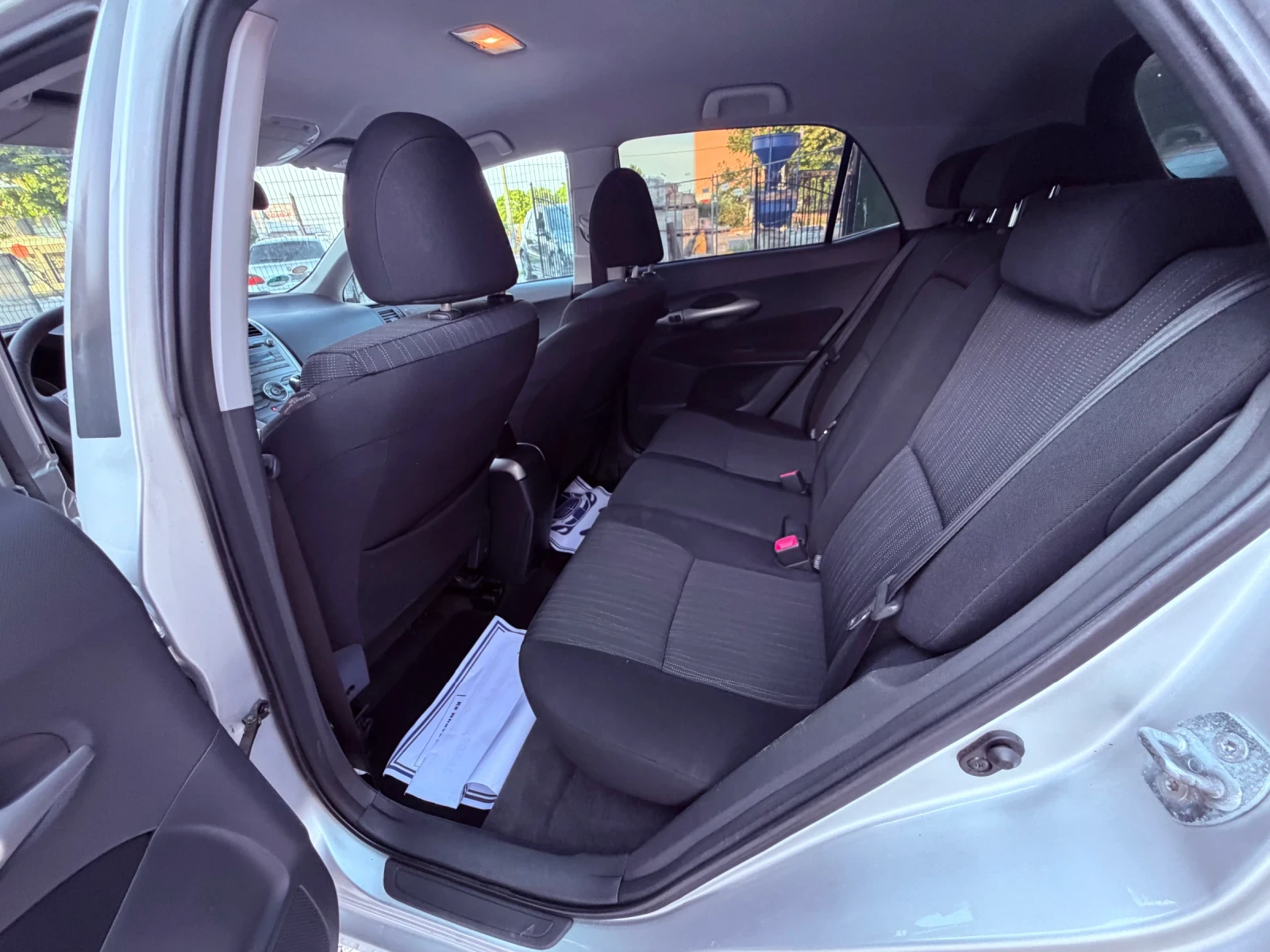 Toyota Auris 1.6i /KEYLES GO, снимка 11 - Автомобили и джипове - 54846087