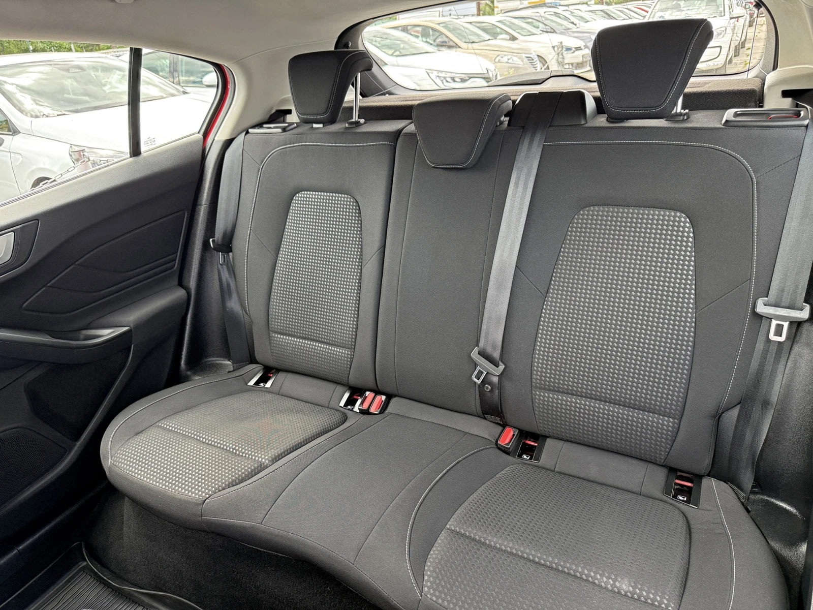 Ford Focus 1.0 TREND EDITION, снимка 10 - Автомобили и джипове - 54930325